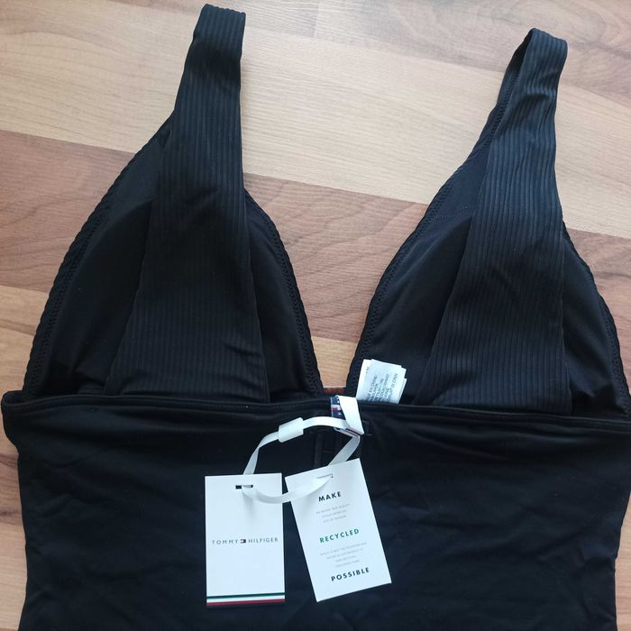 Tommy Hilfiger M/L цял бански