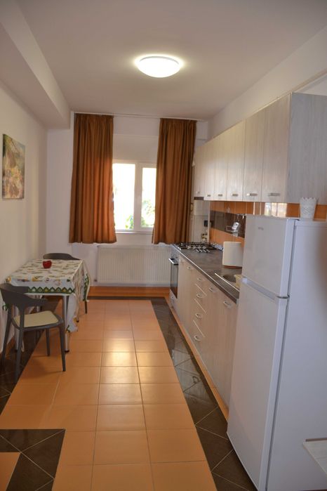 Vand apartament 2 cam Militari Residence