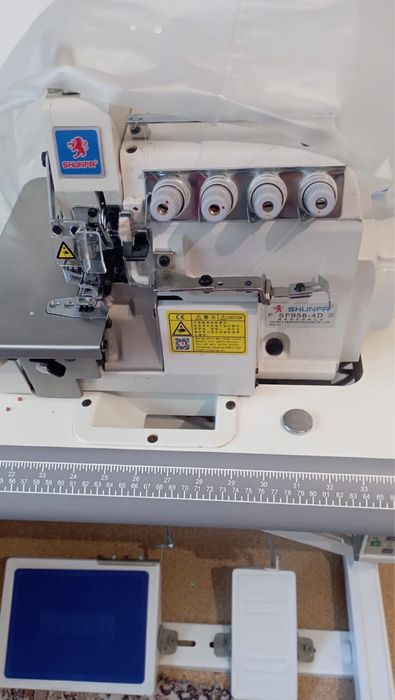 Продам промышленный оверлок