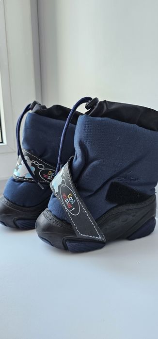 Продам детские зимние сапожки