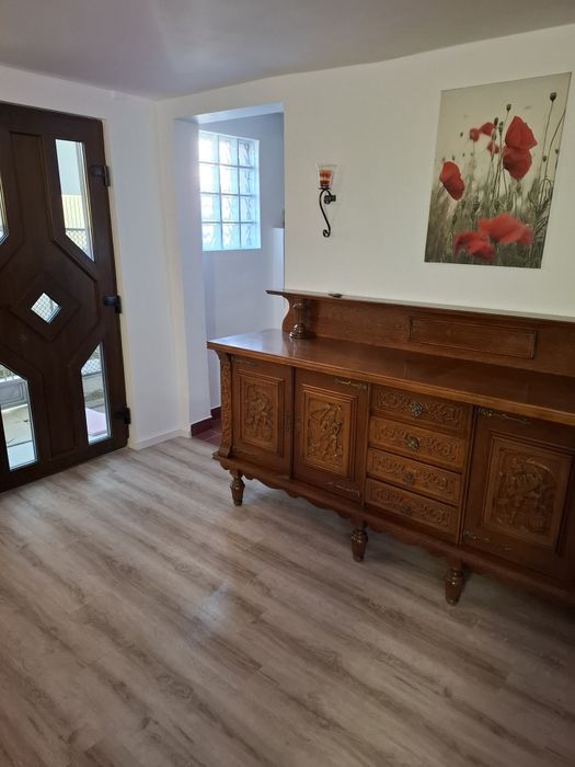 Închiriez casă 3 camere