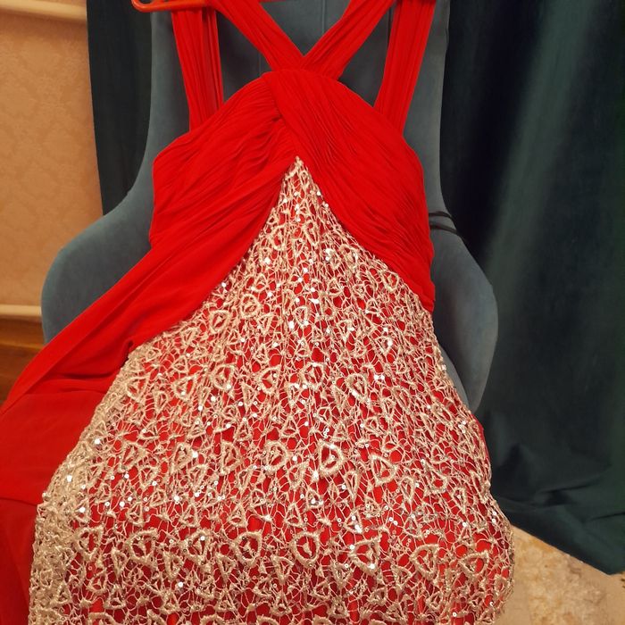 Роскошное вечернее платье