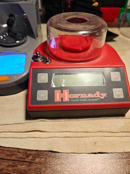 Продавам везна Hornady Lock-N-Load®