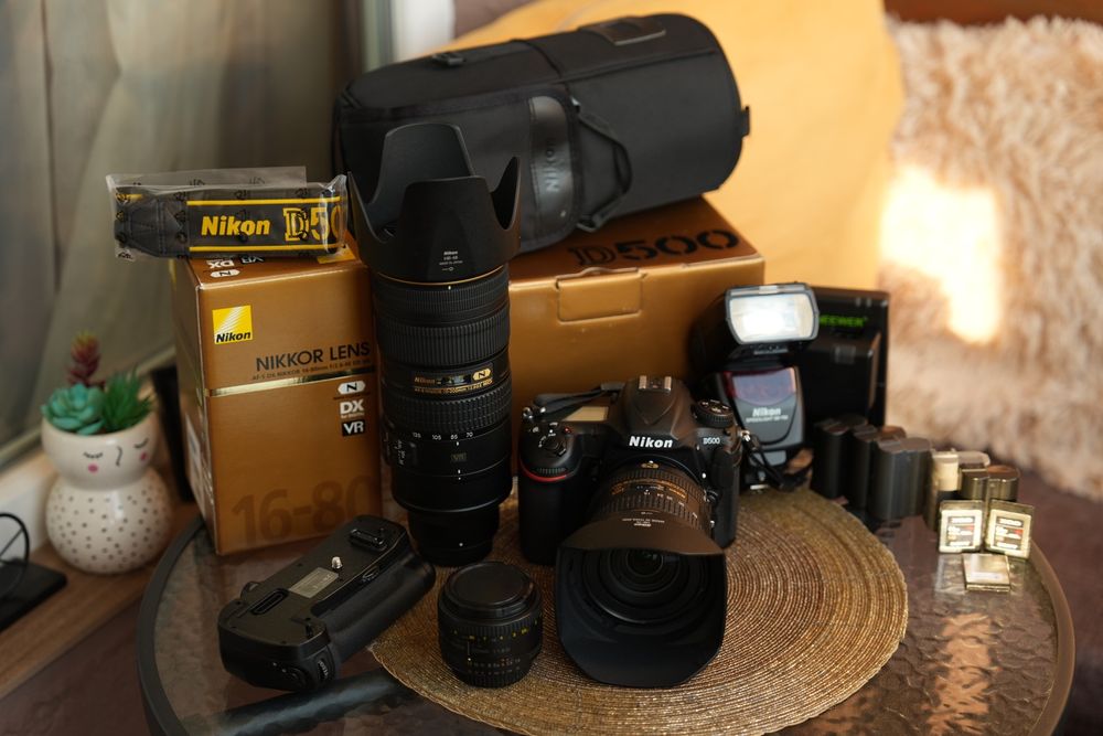 Nikon D500 + 16-80mm f/2.8-4 + 70-200mm f/2.8  + 50mm f/1.8