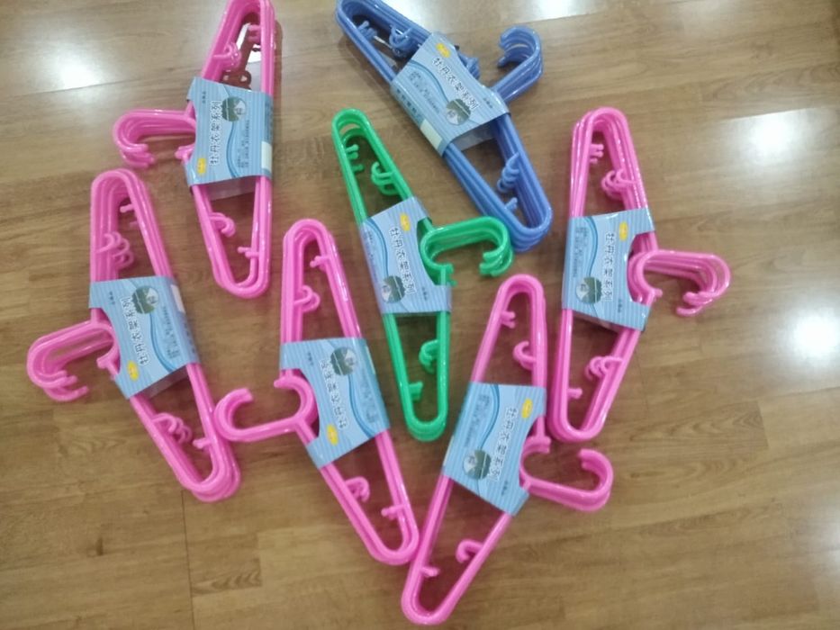 Вешалки Новые для магазина.