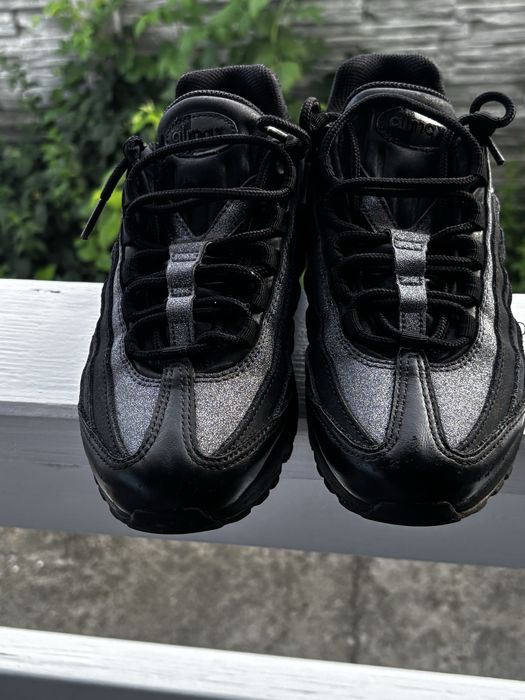 Vand adidasi Nike Air max