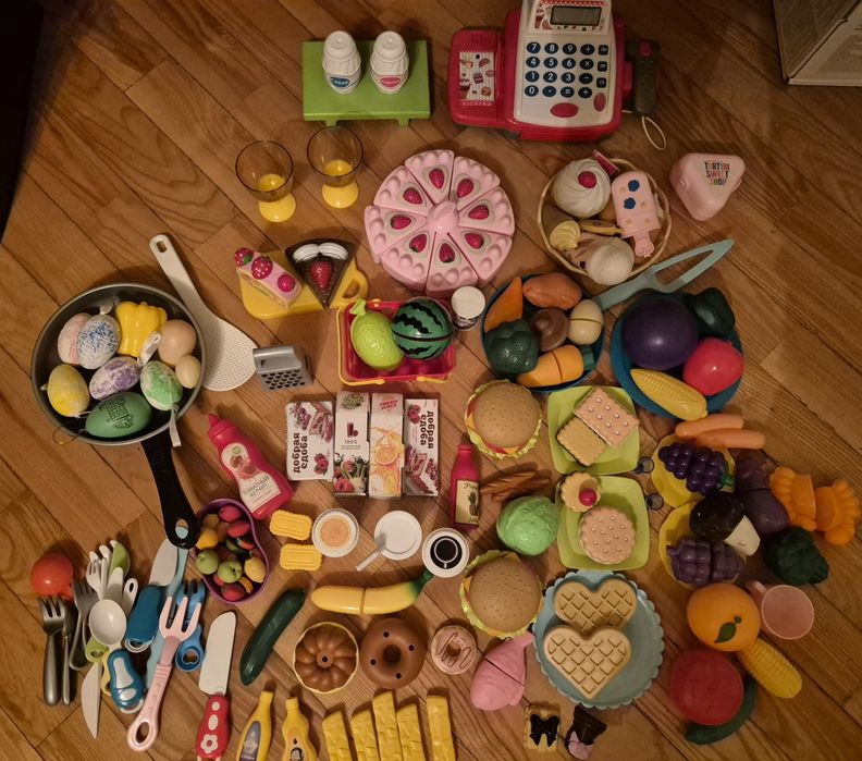 Продам детский набор игрушечной посуды  б/у
