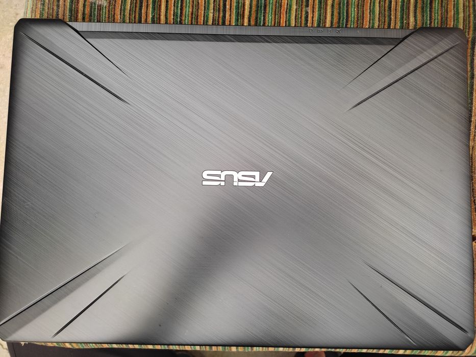 Asus Tuf Gaming AMD Ryzen i7 3750H.