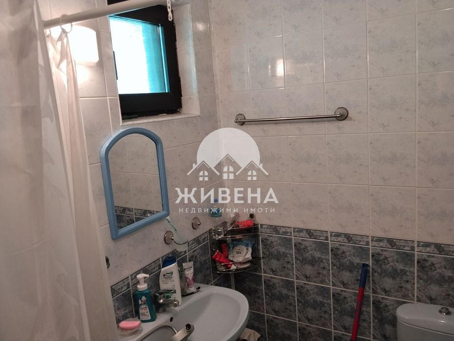 Продава къща-близнак в с. Рогачево