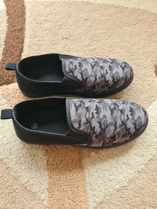 Детски пантофи, номер 36, чисто нови