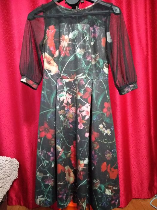 Продам праздничное платье