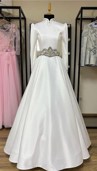 Дизайнерское платье