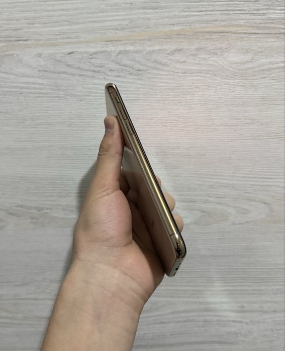 iphone XS Gold
