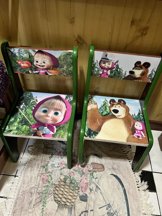 Стол со стульчиками