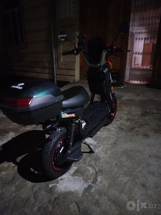 Skuter sotila hamma yera zor  narxi 6. Mln  baxosini galishamiz 990317