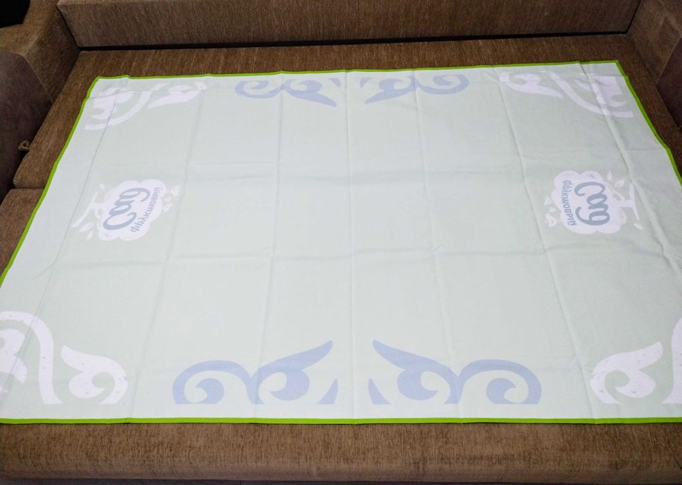 Продам скатерть.