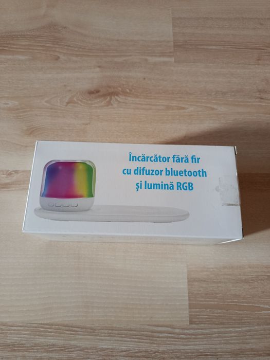 Boxa  cu încărcare telefon wifi