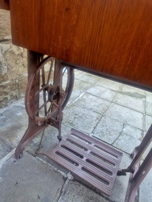 Стара шевна машина