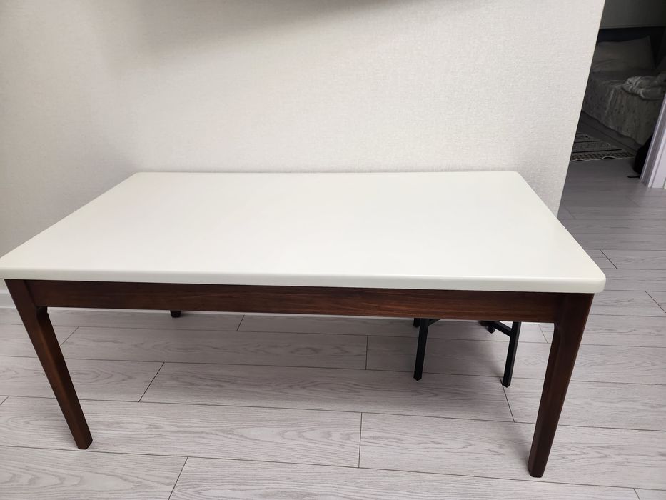 Продаю журнальный стол