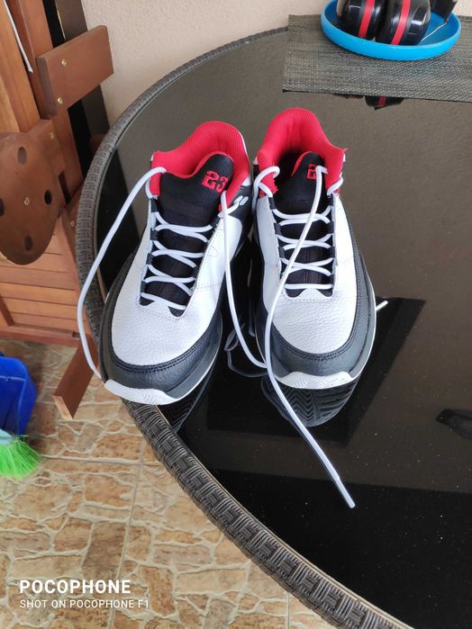 Nike Jordan max aura3  37.5