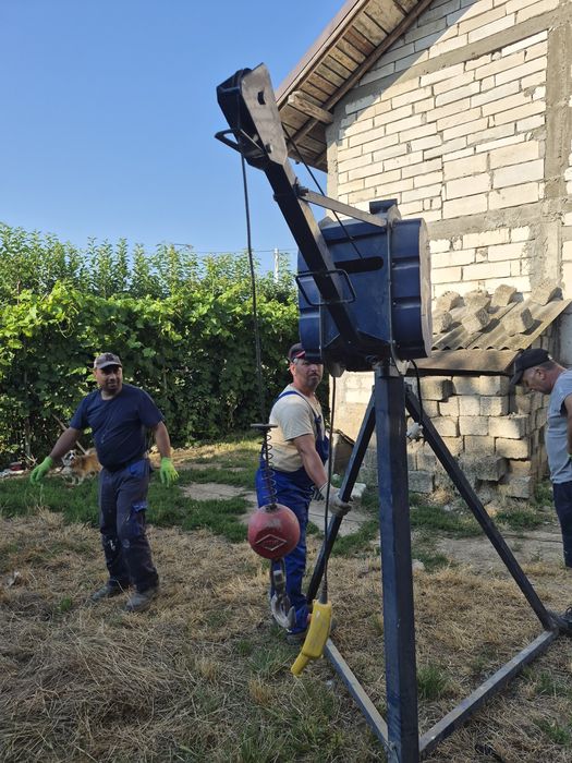 Scripete macara electrică de șantier cu braț rotativ  electro plan
