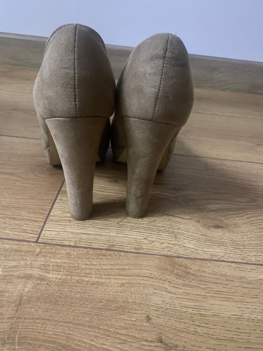 Pantofi cu toc piele întoarsă 38