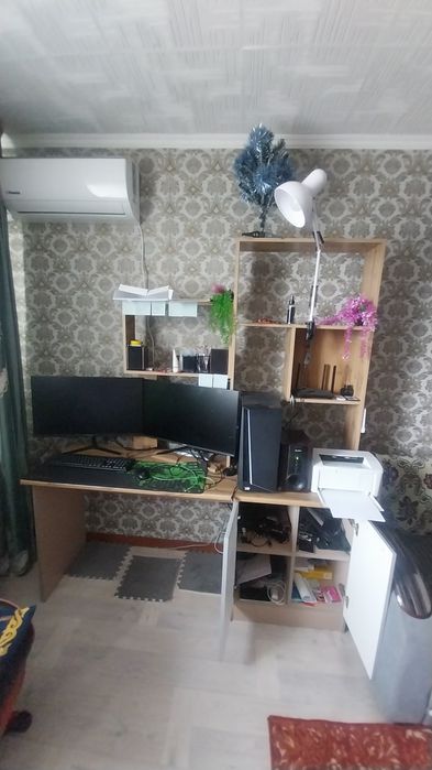 Подам стол компьютерный