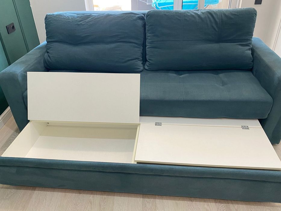 Диван практически новый