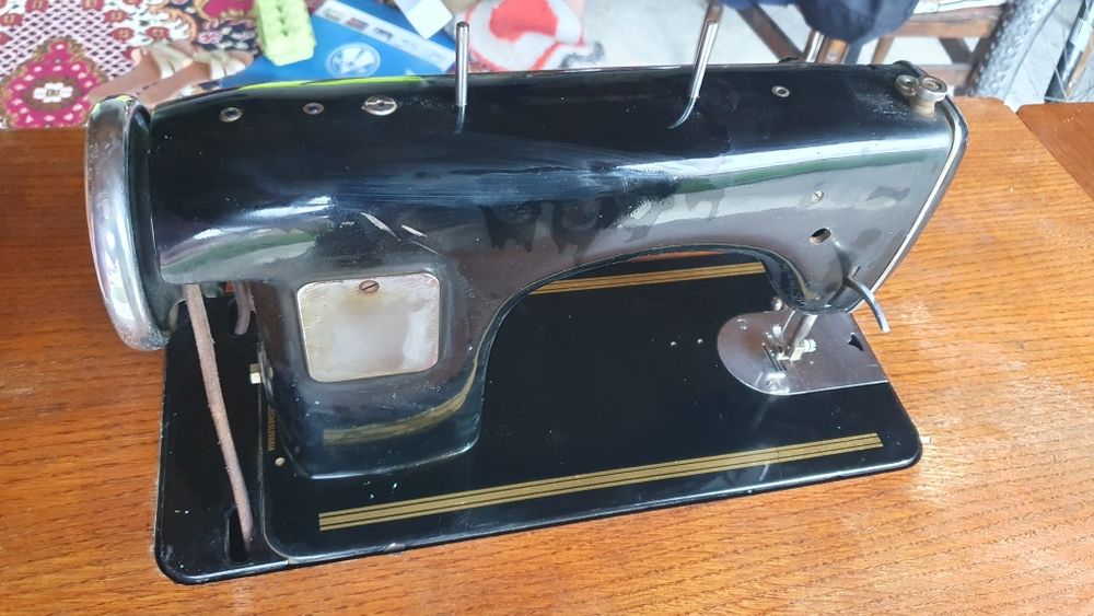 Шевна машина "Lada" отлична !