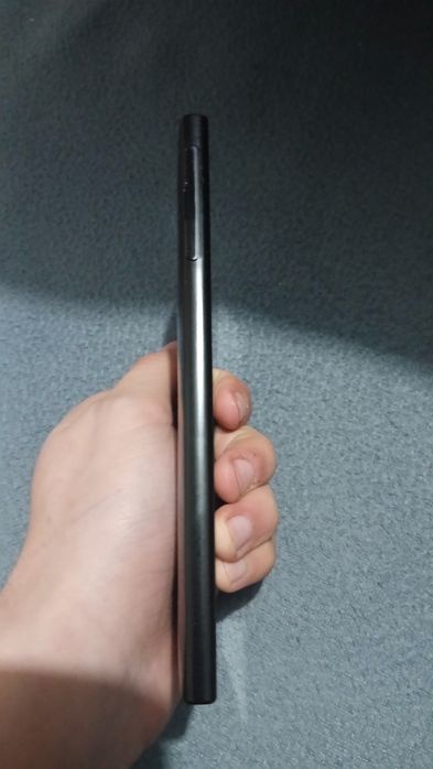 Vând urgent telefon Sony Xperia L2 (sau schimb cu telefoane vechi  de prin anii 2016 -2017)