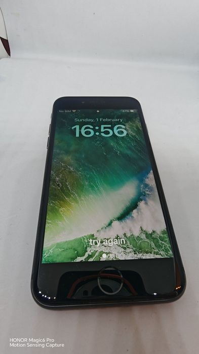 Продавам iPhone 8 64gb