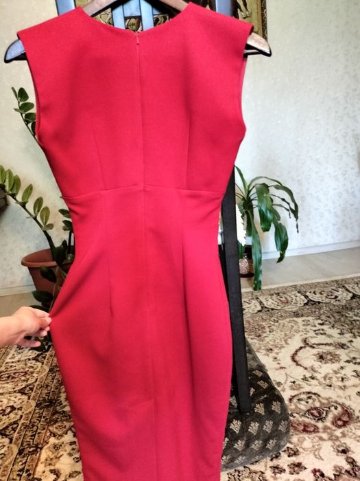 Платье футляр xs