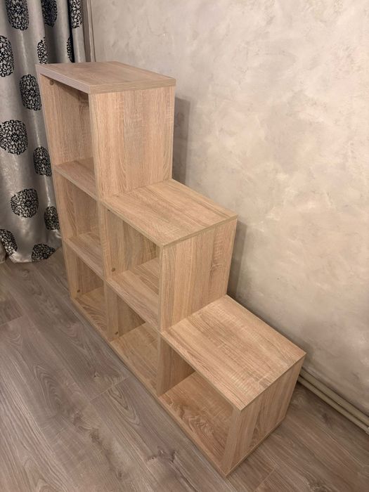 Bibliotecă 129.5 ×129.5×29 cm.