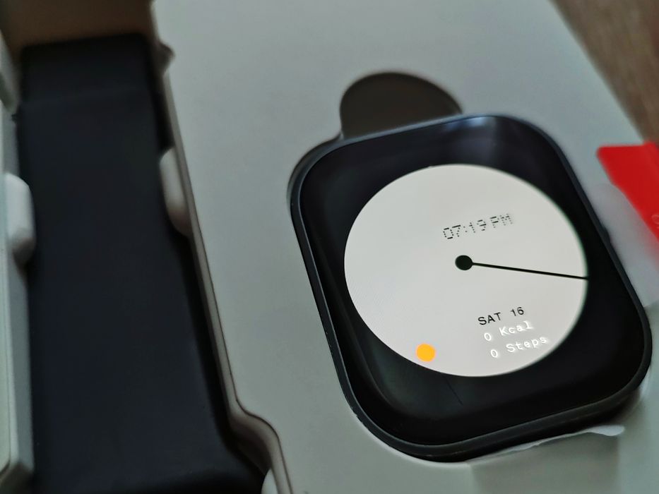 Nothing CMF Watch Pro в отличном состоянии