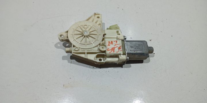 Motoras macara stanga fata A2048200142 Mercedes-Benz C-Class W204/S20