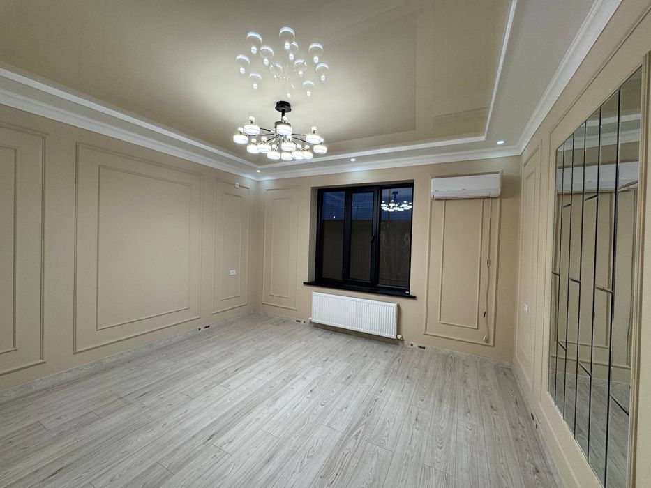 Тайёр ховли уй айрапорт эко шахаоди бошида жойлашган сотилади