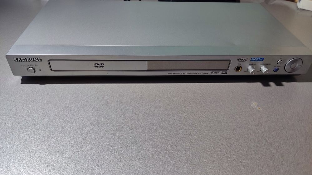 DVD Samsung, Akira , б/у