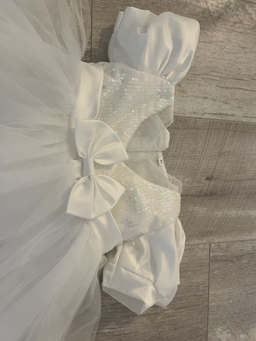 Vand 3 rochite bebelisi in stare buna