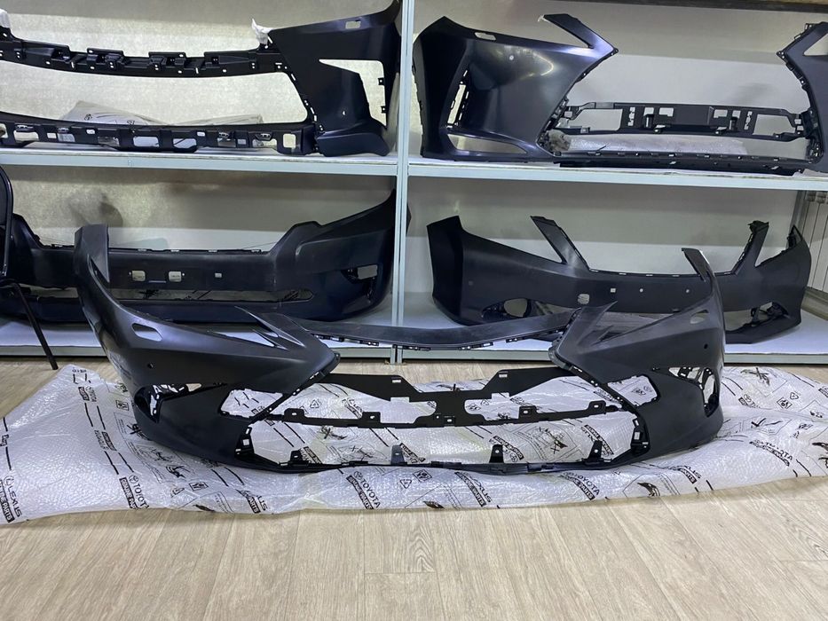 Бампер передний оригинал Лексус ЕС Lexus ES