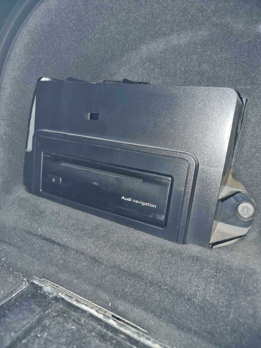 Audi A4 3.0 TDI /204hp/лети джанти 18/Xenon/На части