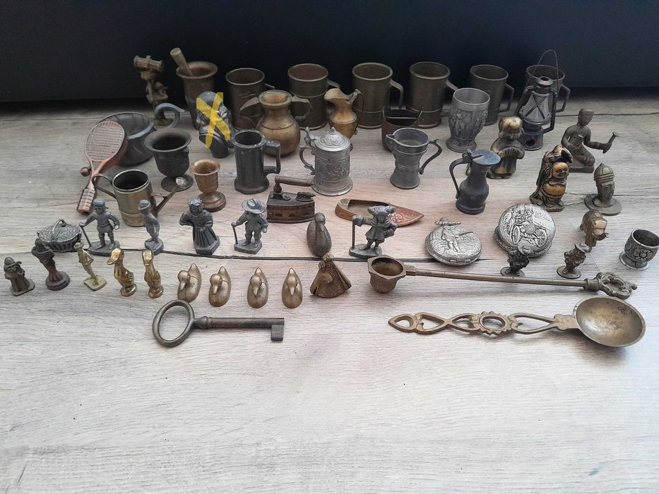 Lot miniaturi alama bronz metal vechi vintage zinc zamac decor