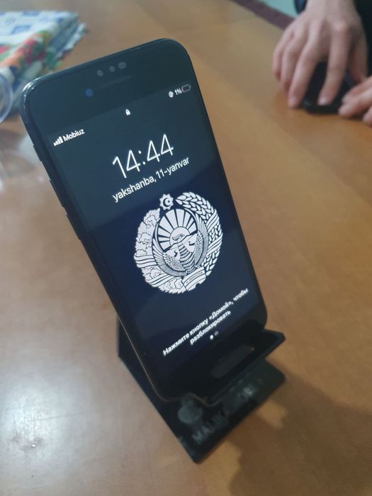 Iphone 7  32Gb SROCHNA!