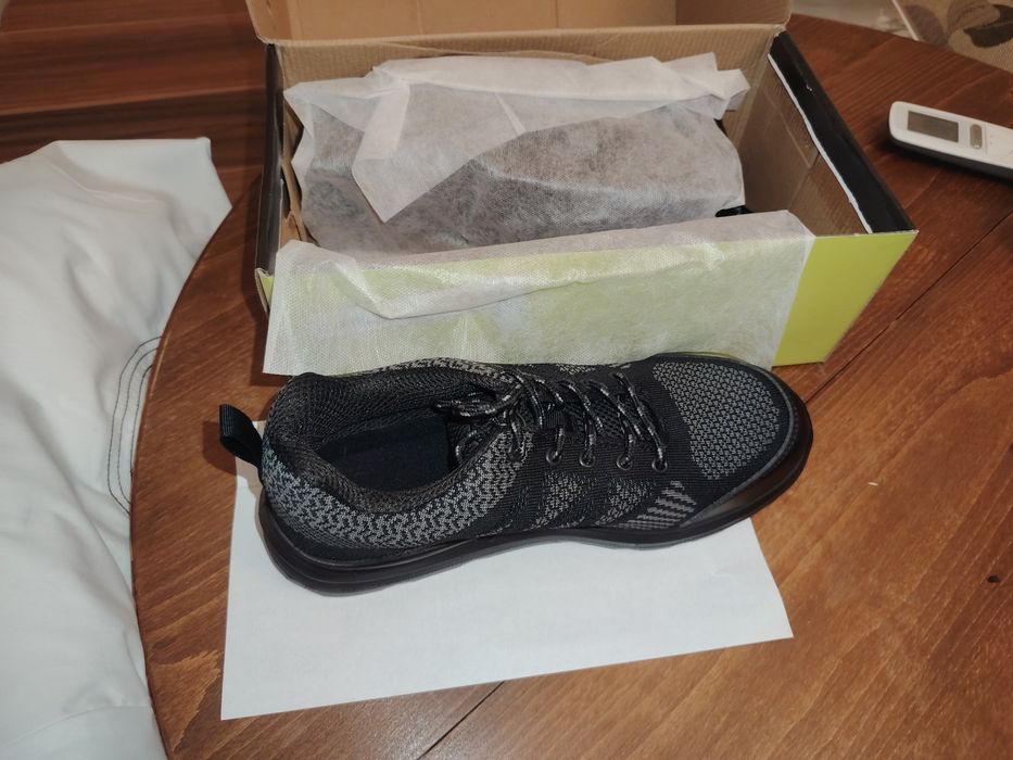 Работни обувки с метално бомбе