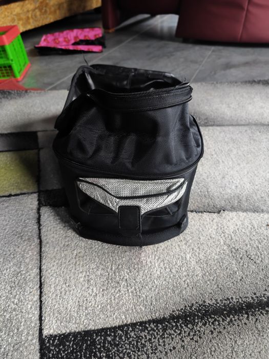 Vând geanta de rezervor MOTO
