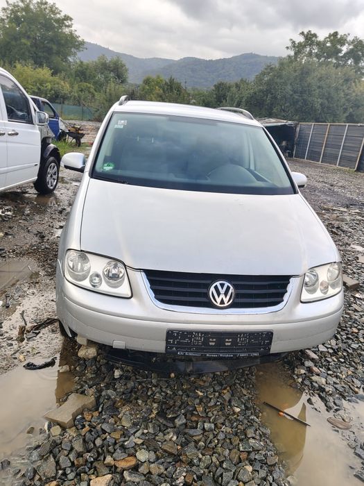 Piese motor cutie ușa haion cârlig dpf caseta scaun caseta direcție alternator compresor clima electromotor ceasuri bord  modul fuzeta vw Touran 1.9d