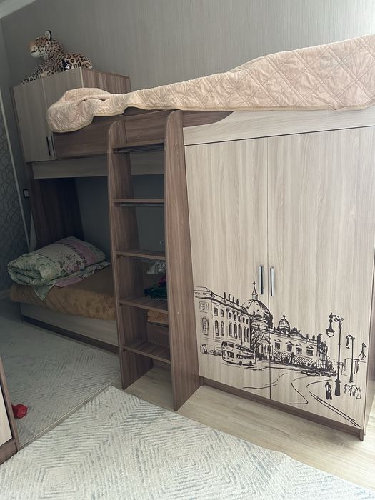 Двухъярусная кровать