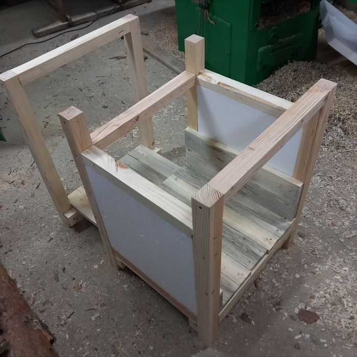 Къщичка за куче с изолация