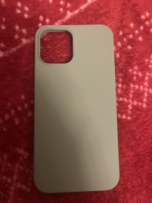 Продавам кейсове за iphone 12pro max ! (Нови)