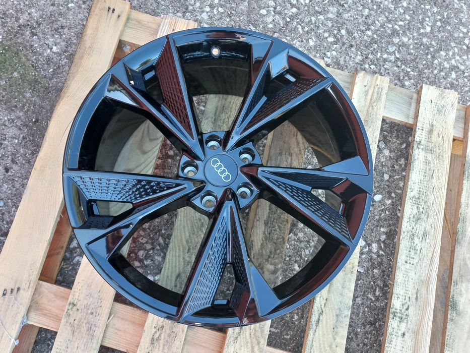 19"Audi Rs 8.5ж ет29 А4 А5 А6 А7 А8 Q3 Q5 Piano Black  Чисто Нови