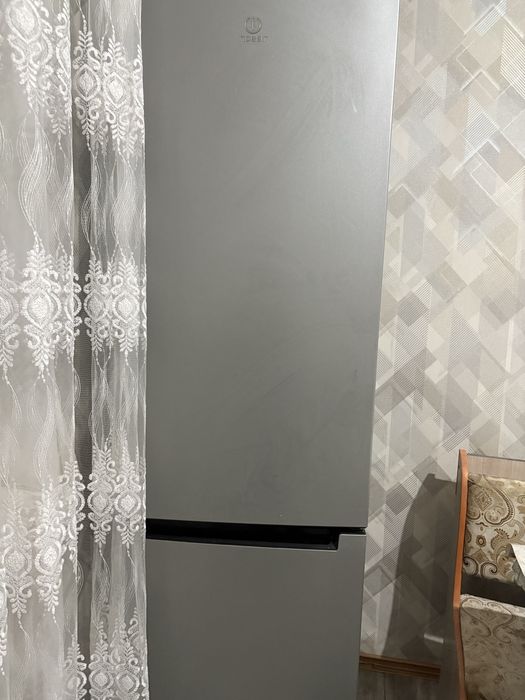 Холодильник сатылады